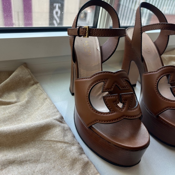 Gucci women’s interlocking G high sandal - only worn 3 times! - Picture 3 of 11